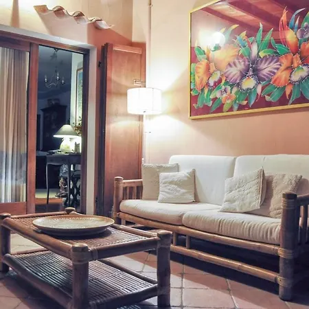 Villa Right On The A For 12 People *