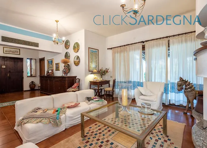Right On The A For 12 People Villa Santa Margherita di Pula