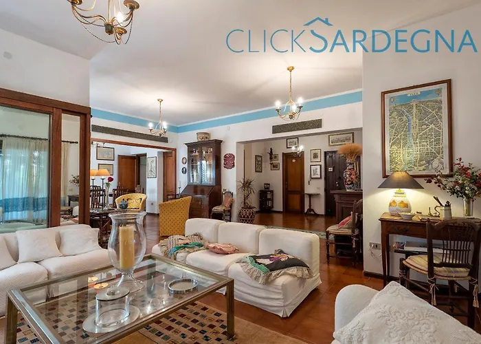 Villa Right On The A For 12 People Santa Margherita di Pula