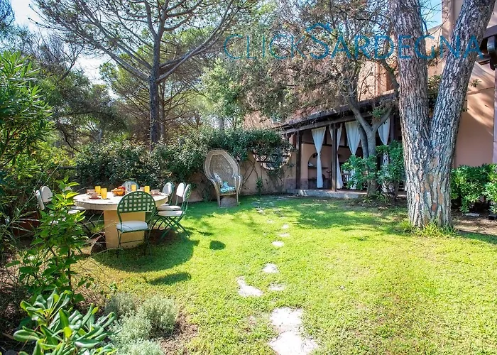 Villa Right On The A For 12 People Santa Margherita di Pula